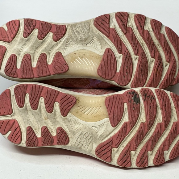 ASICS ladies size 9 runner - Picture 5 of 5